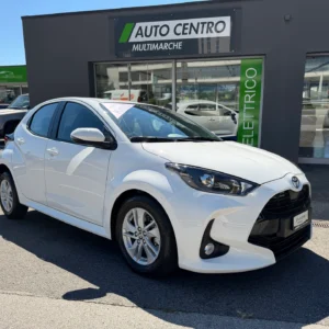 TOYOTA Yaris 1.5 Comfort e-CVT